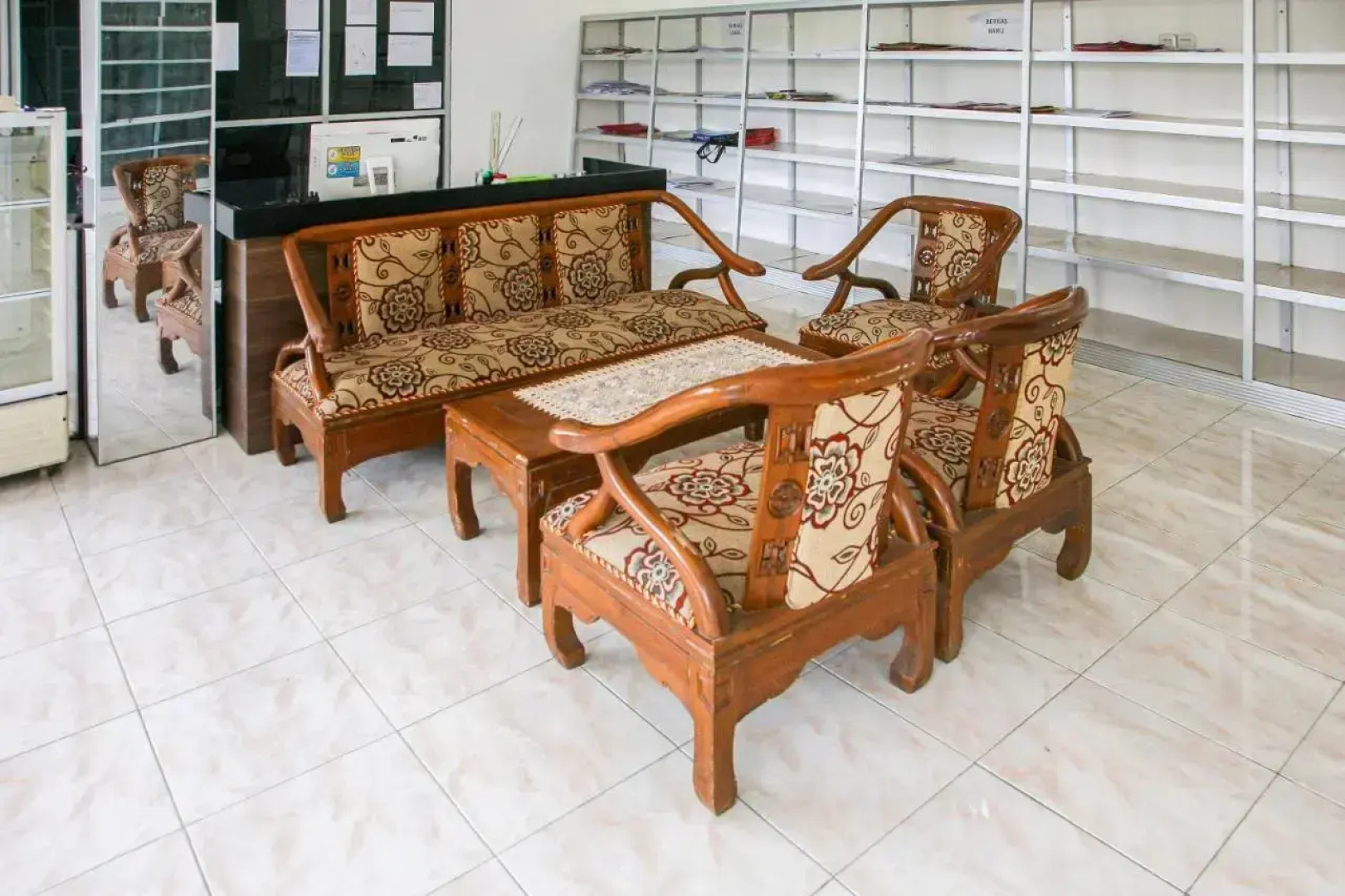 Pasir Padi Inn Syariah  by OYO Rooms