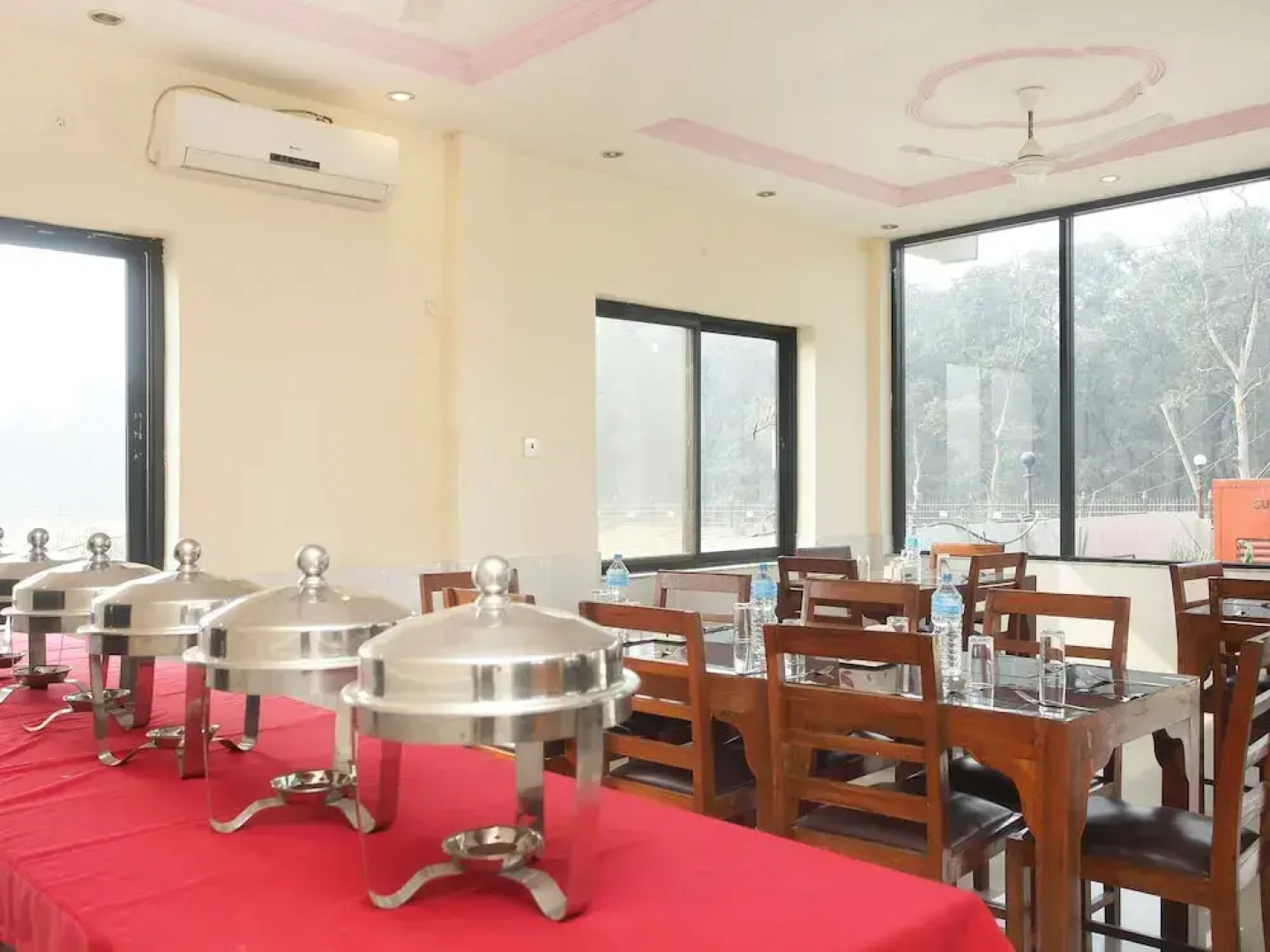 OYO 731 Hotel Peace Zone