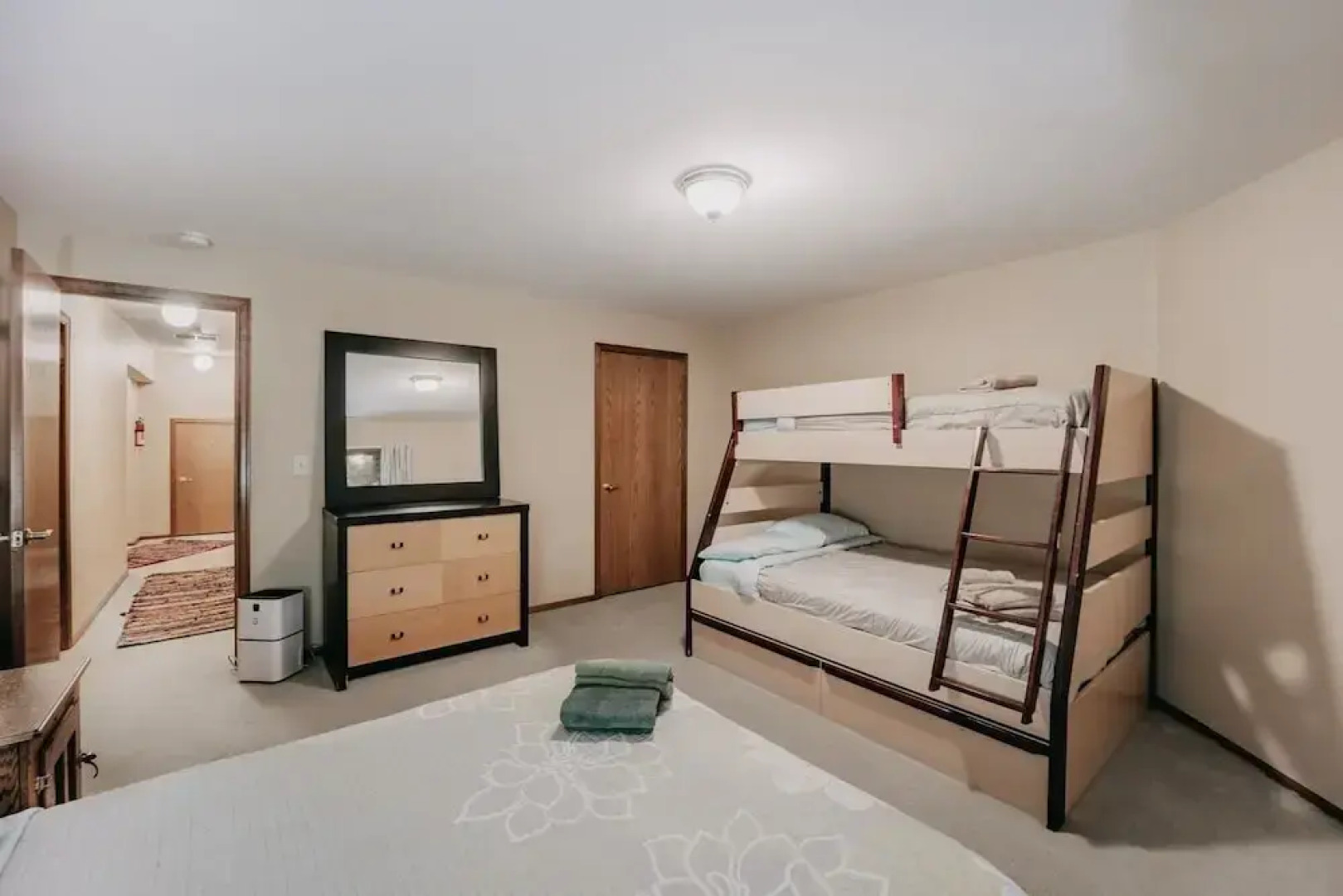 29sl - Hot Tub - Sauna - Bbq - Shuffle Board - Sleeps 11 3 Bedroom Home by Redawning