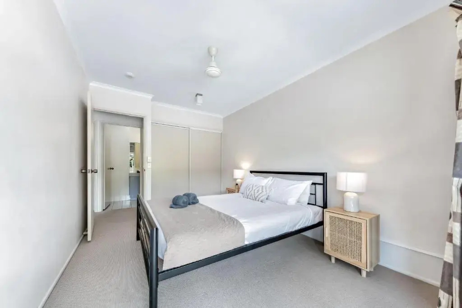 Erromango escape wifi pool