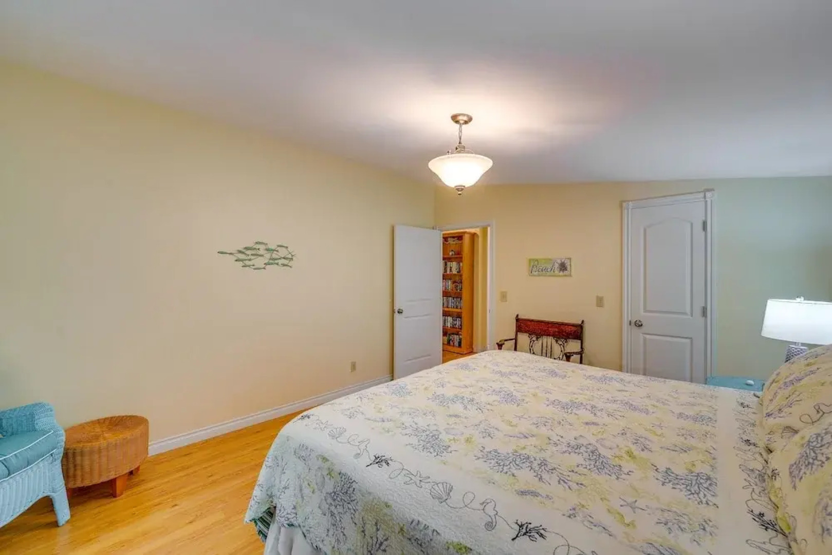 Cozy Langley Retreat: Water Views & Beach Access