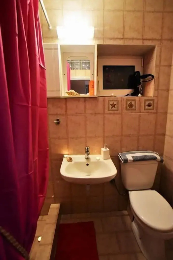 Valenti Holiday House