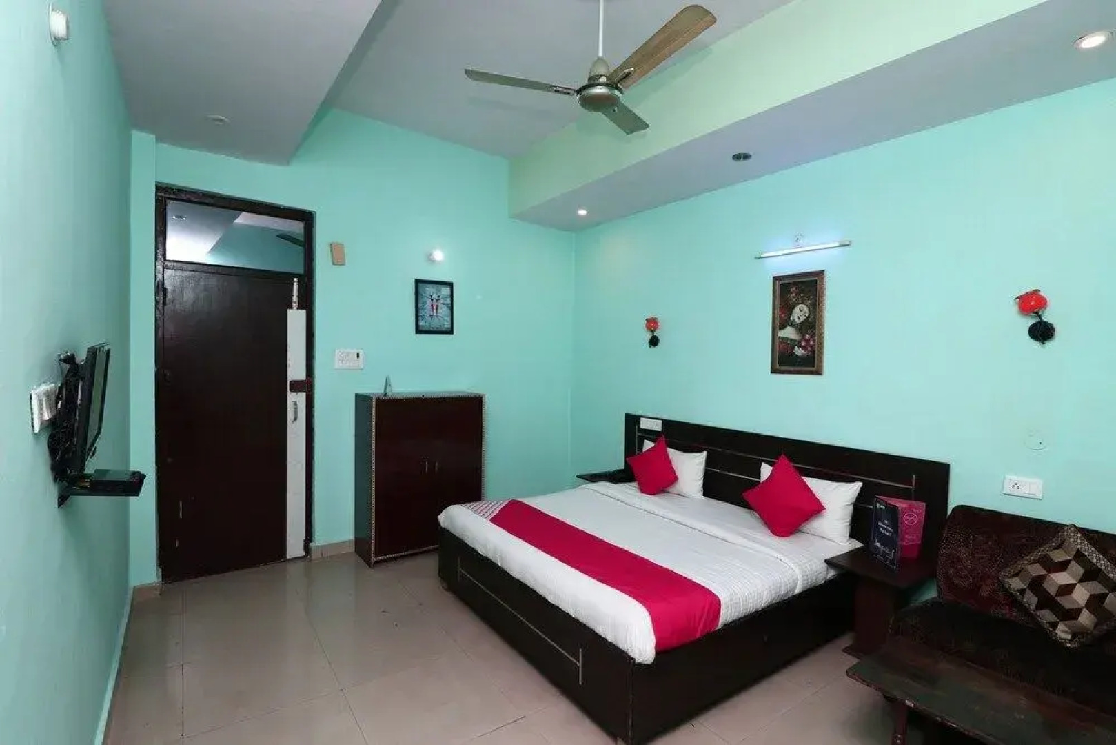 OYO 16905 The Rohtak Hyatt