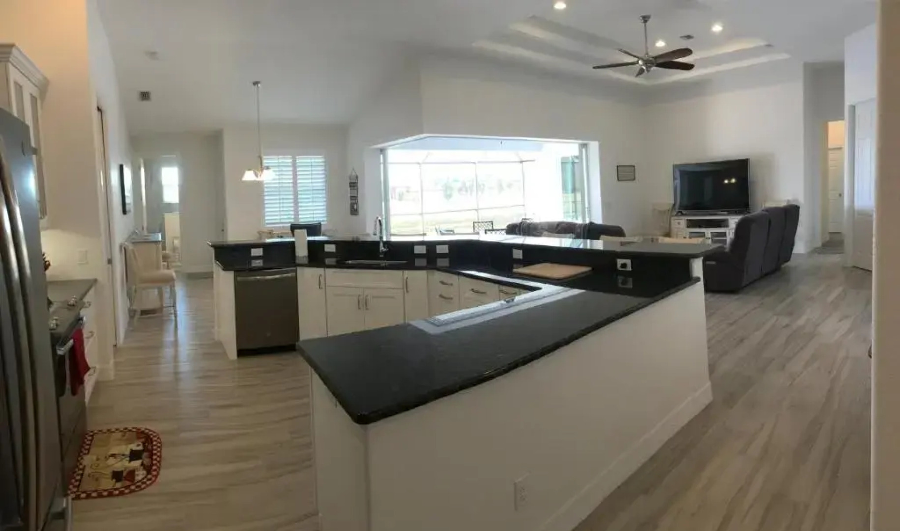 Florida Secret - Private Villa with heated pool - sleeps 8