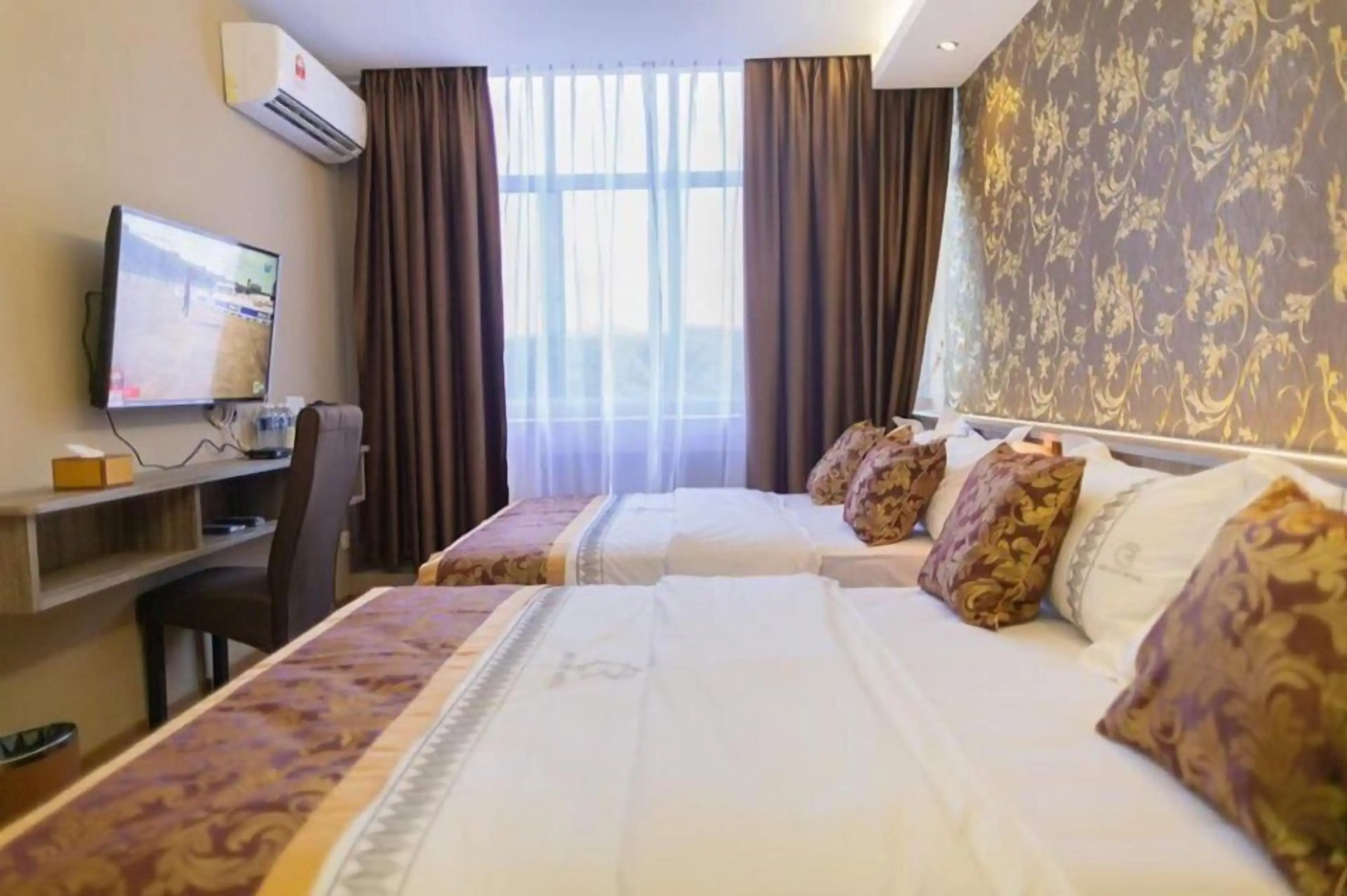 Red City Hotel