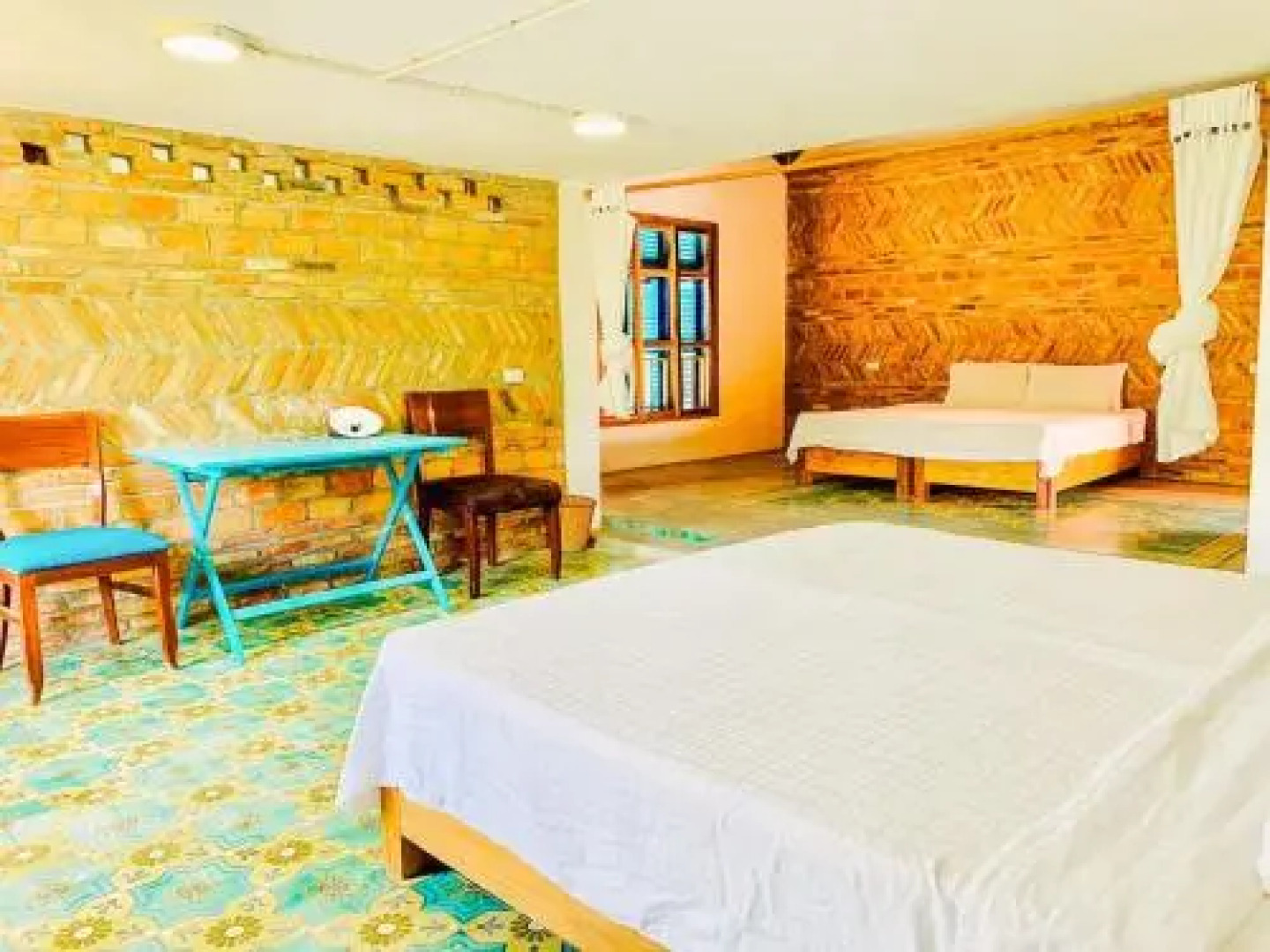 Vietnam Backpacker Hostels - Ninhvana