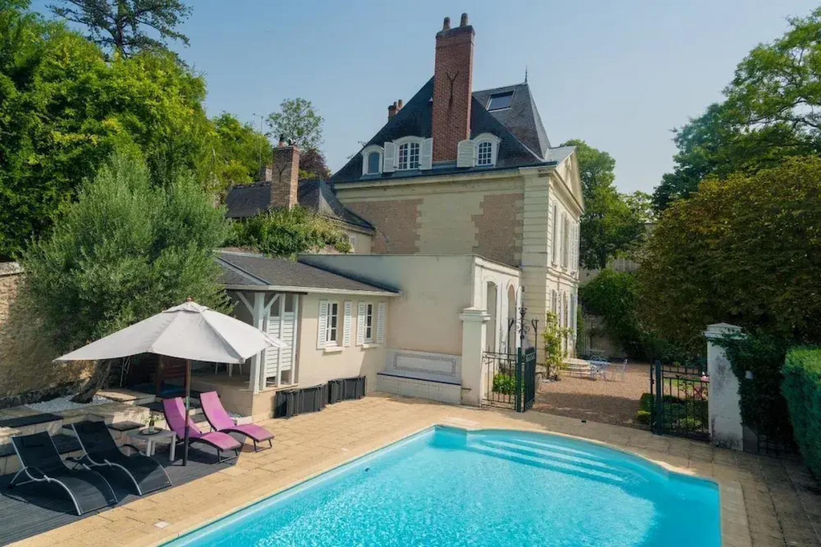 Bagatelle Bed & Breakfast