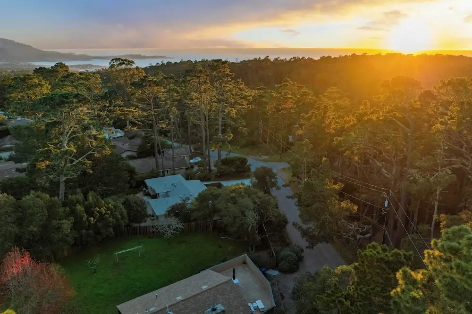 Sunridge Lookout by Avantstay Big Backyard Oasis + Patio, Central Location