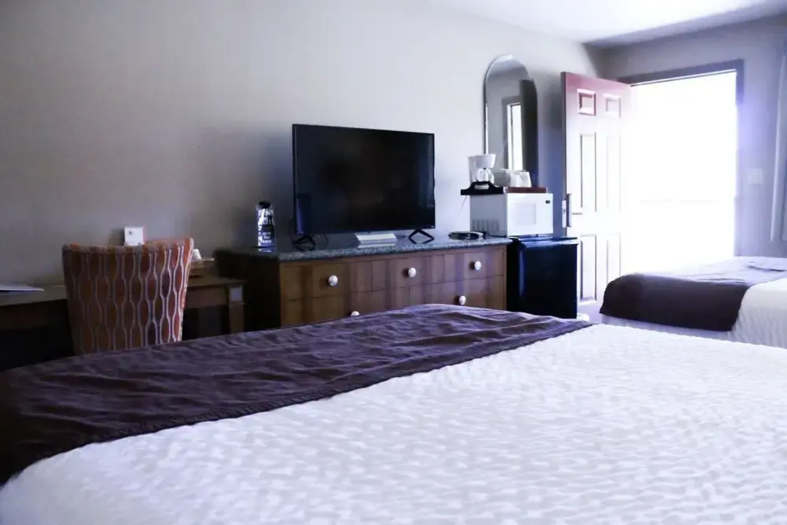 Whispering Sands Motel