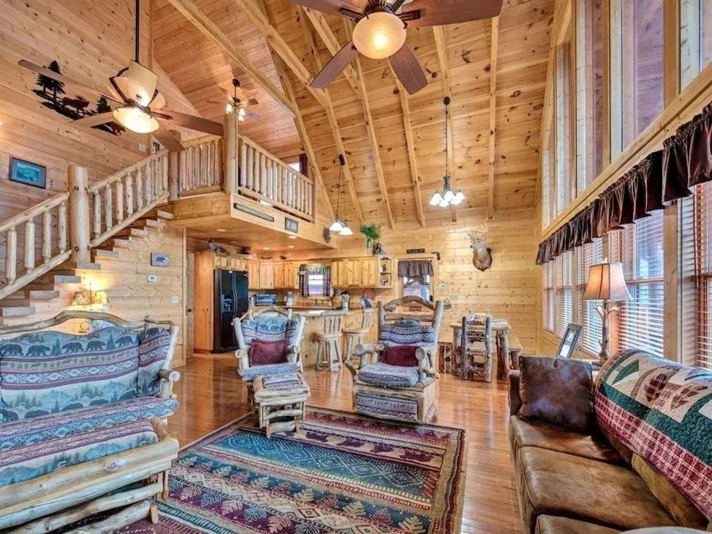 Majestic Sunset - 4 Br cabin by RedAwning