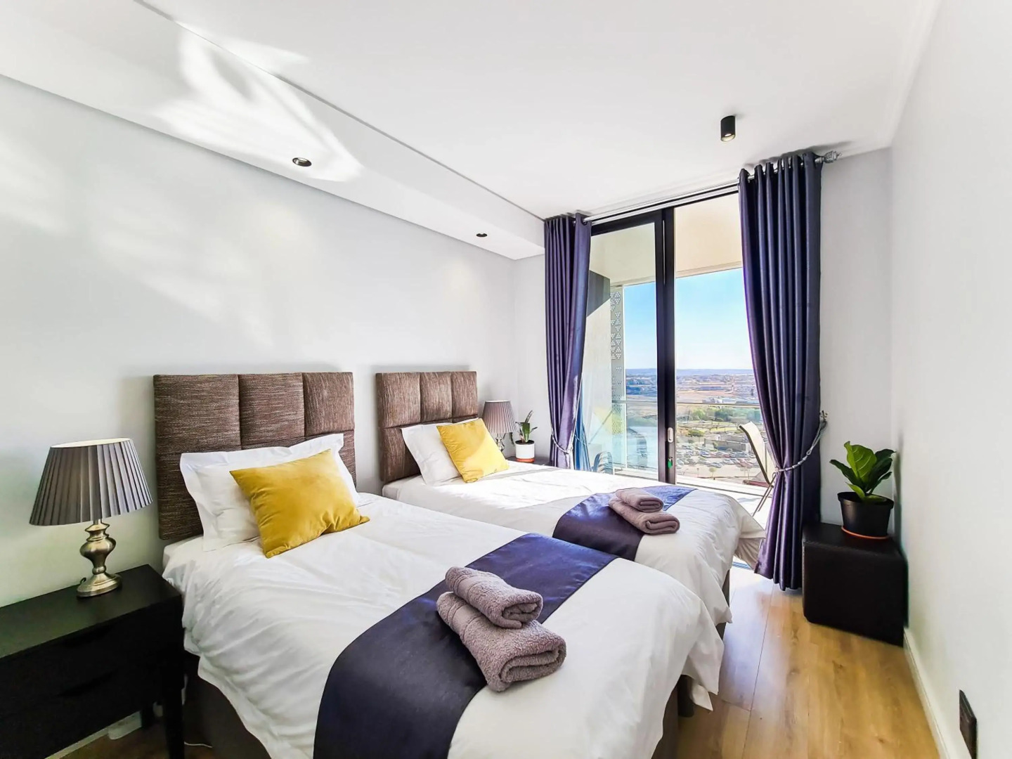 Ellipse Waterfall Upmarket Apartment