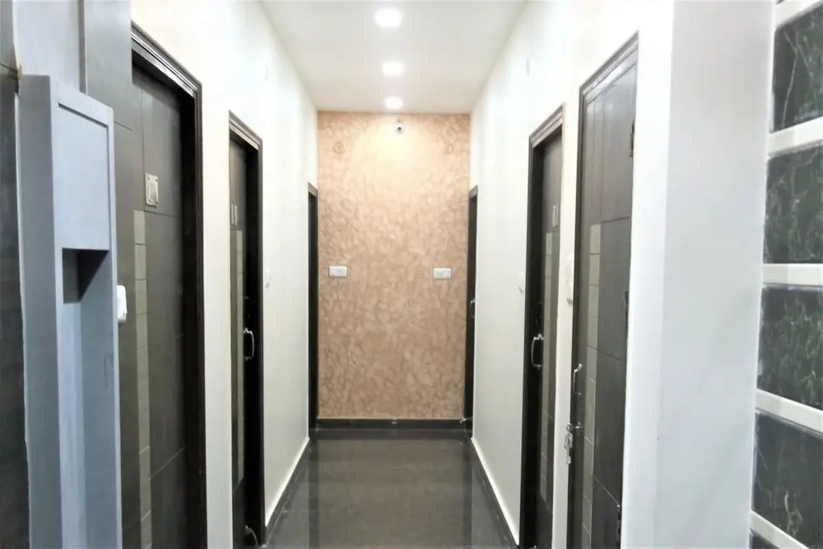 OYO 10360 Hotel Grand Manoranjan