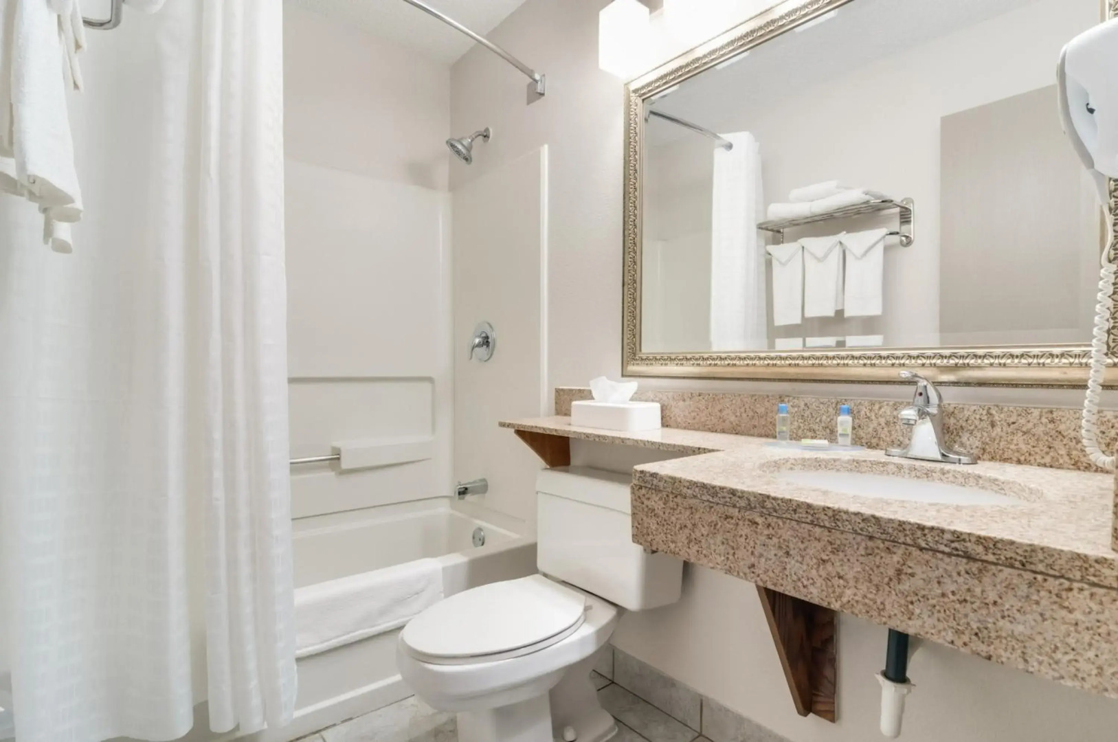 American Inn Suites Detroit Metro Airport