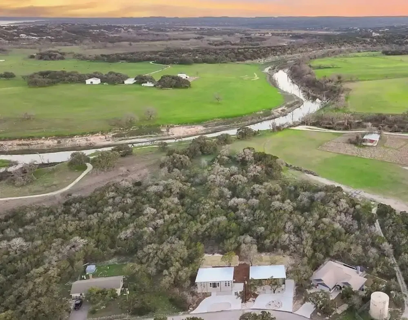 Serene Getaway Nestled in the Tx Hill Country!