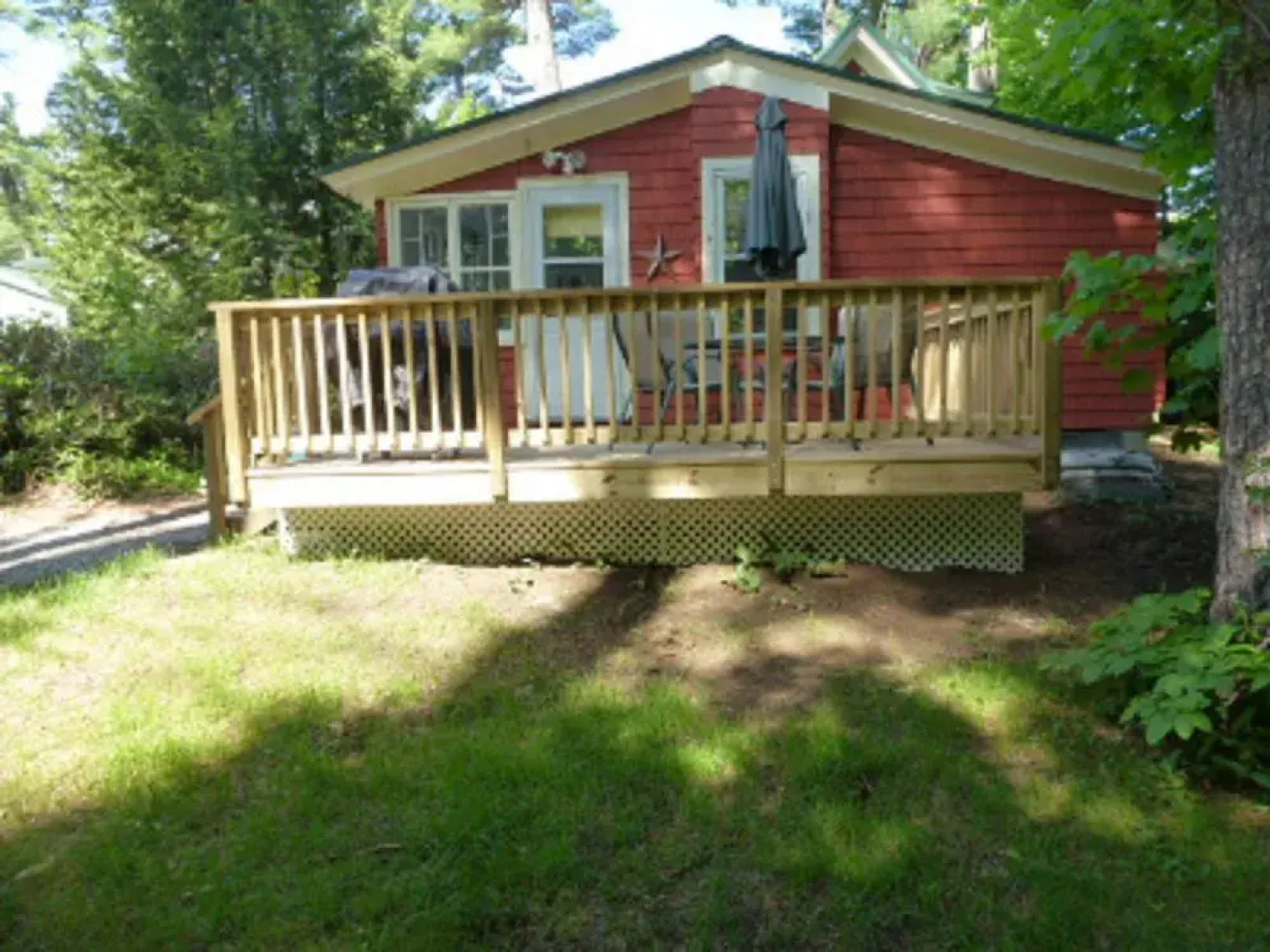 Spruce Moose Lodge and Cottages