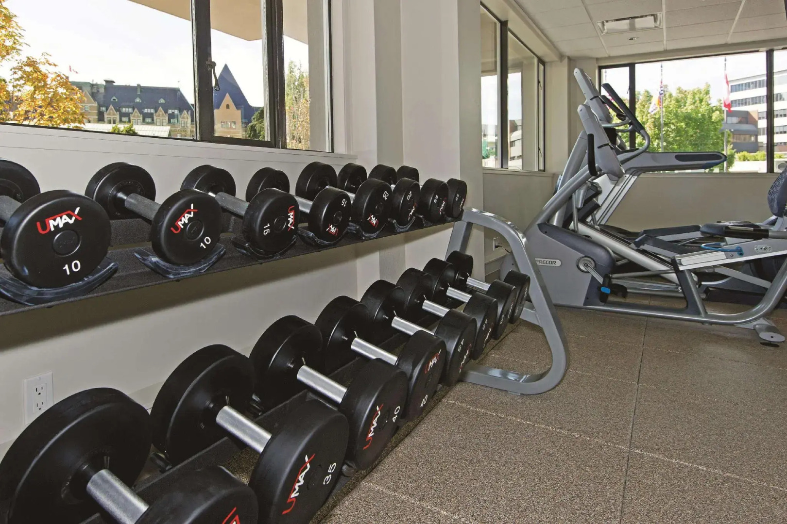 DoubleTree by Hilton Hotel & Suites Victoria