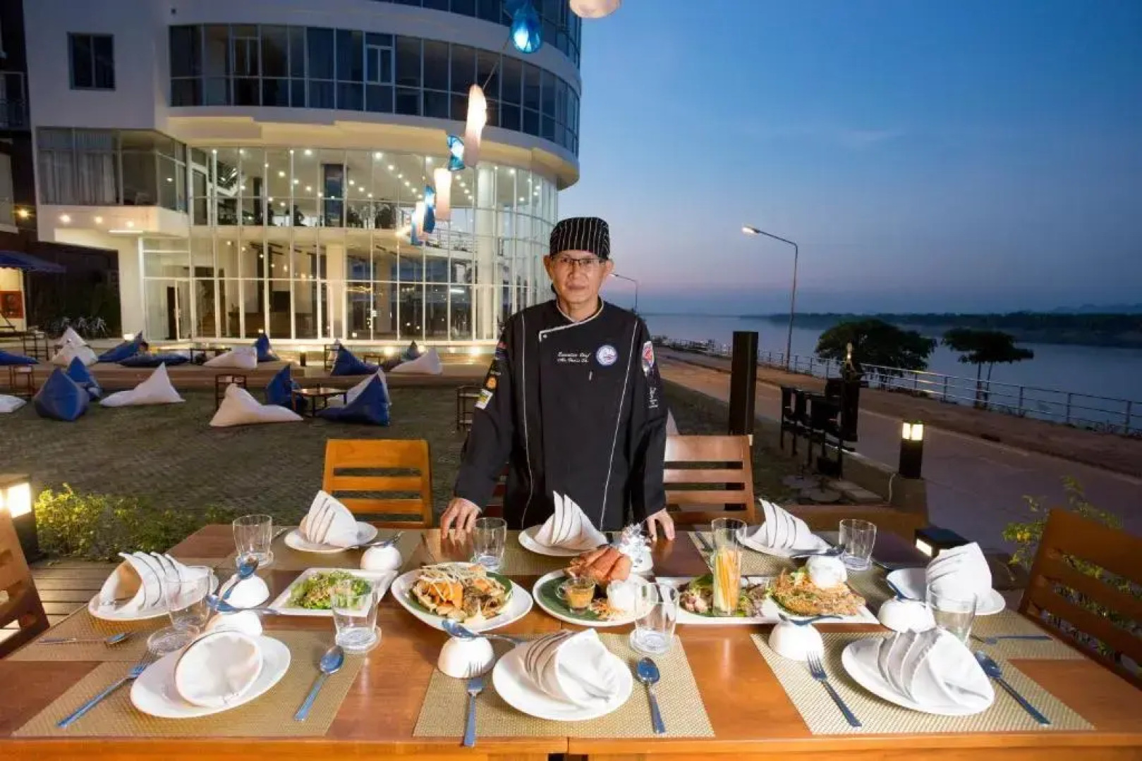 Blu Hotel Nakhon Phanom