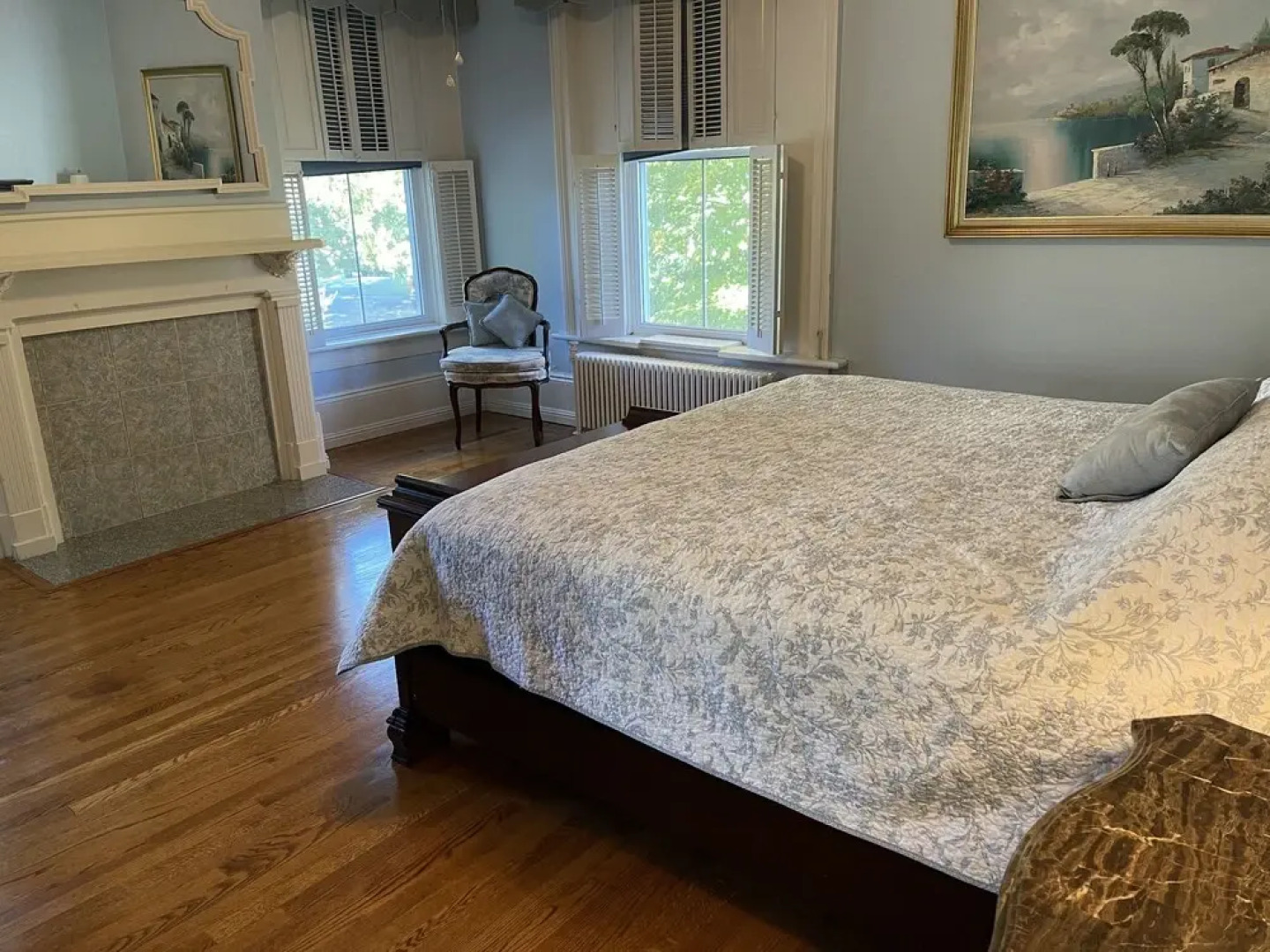 Chez Lindsey Bed & Breakfast