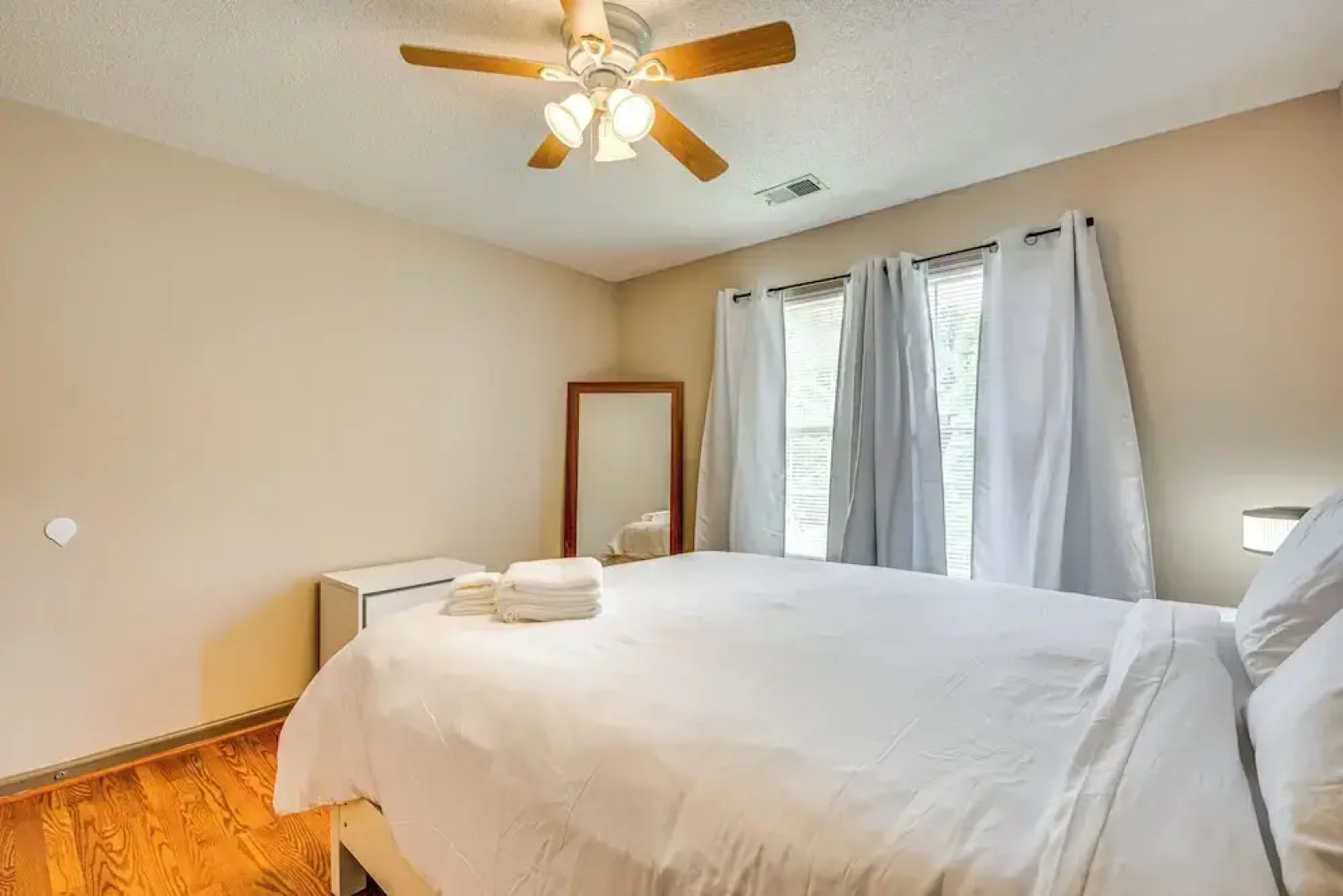 5 Mi to Lake Acworth: Georgia Gem w/ Private Patio