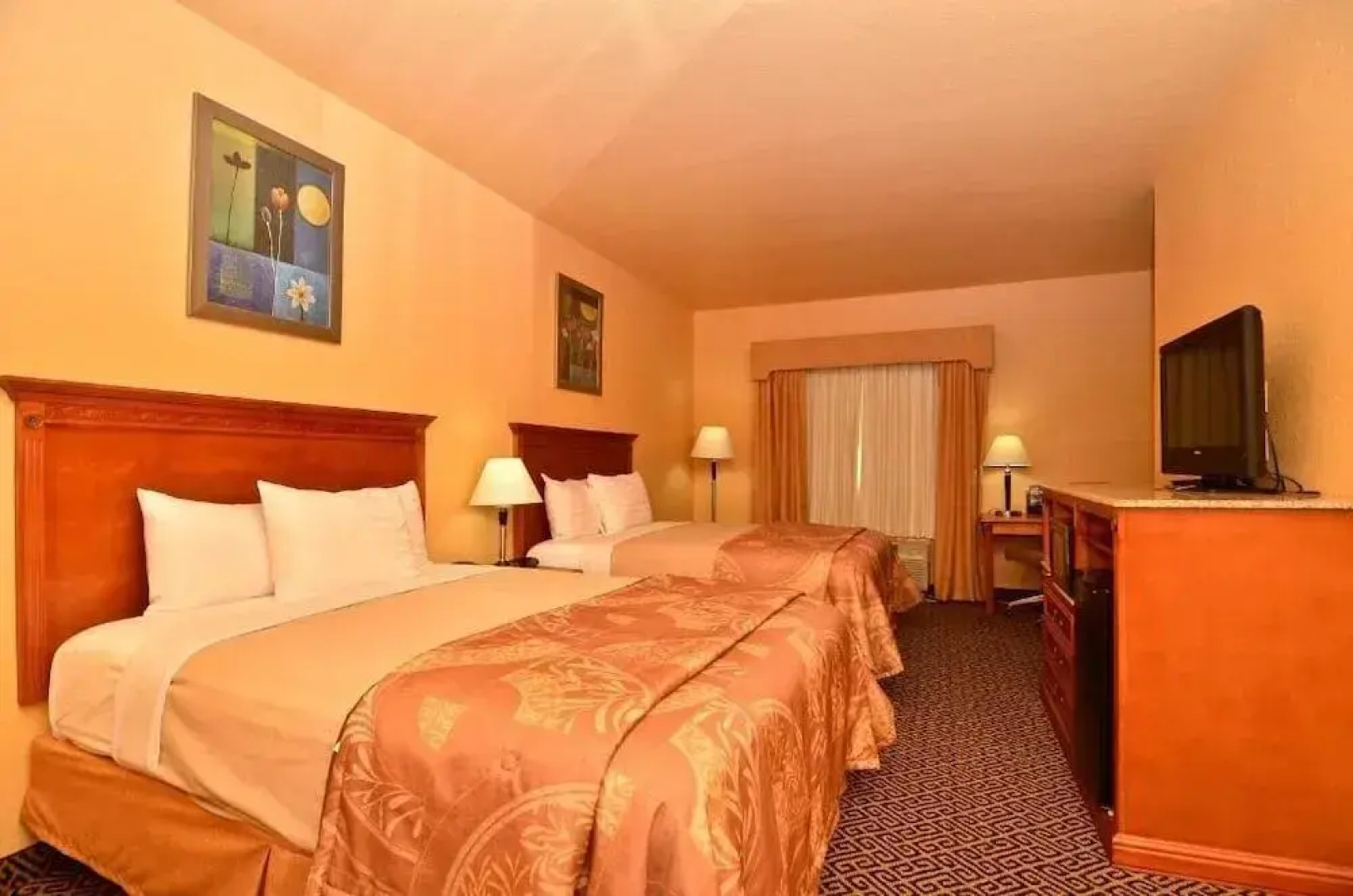 HiWay Inn Express of Broken Bow