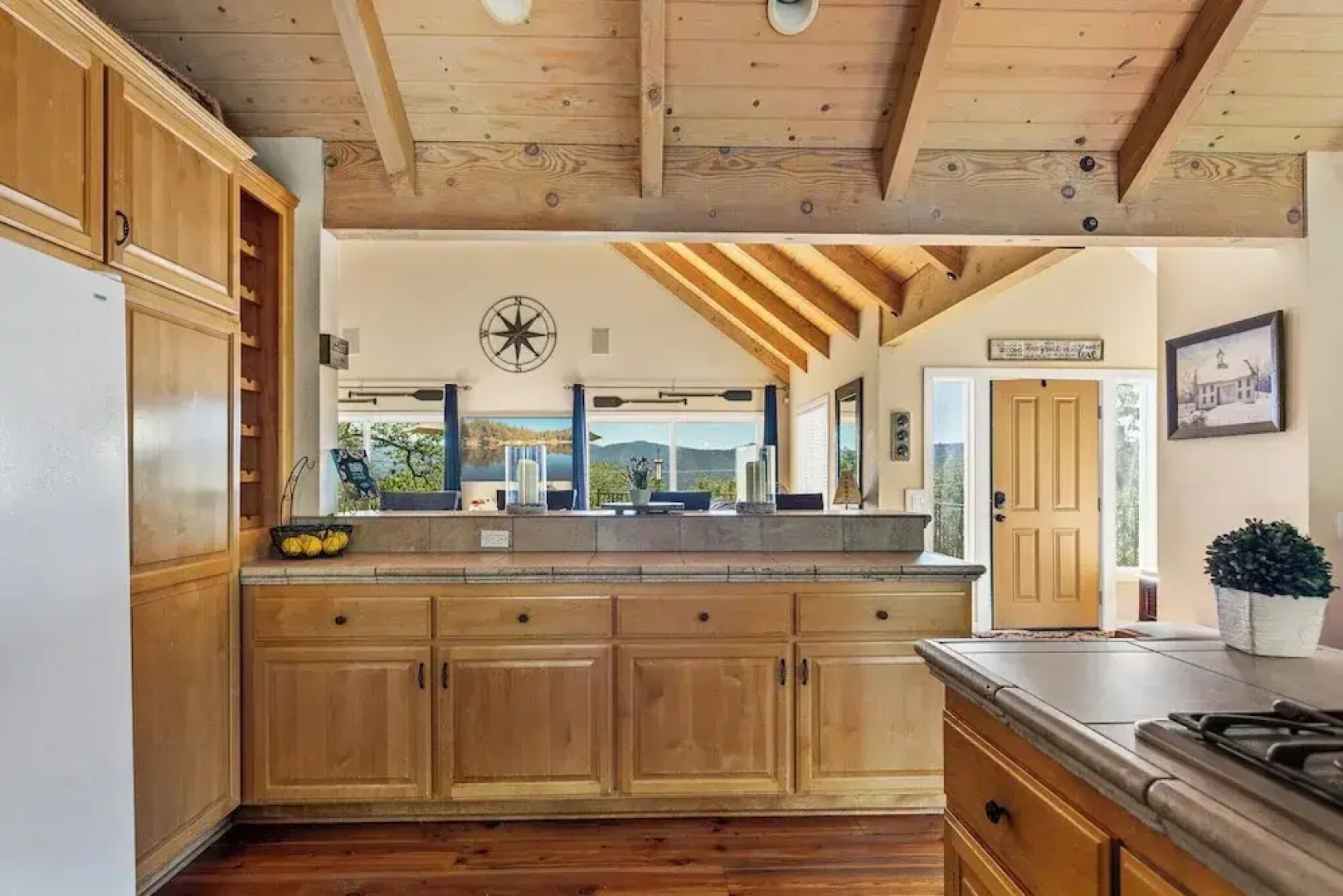 Bearfoot Lodge Near Hiking & Skiing!