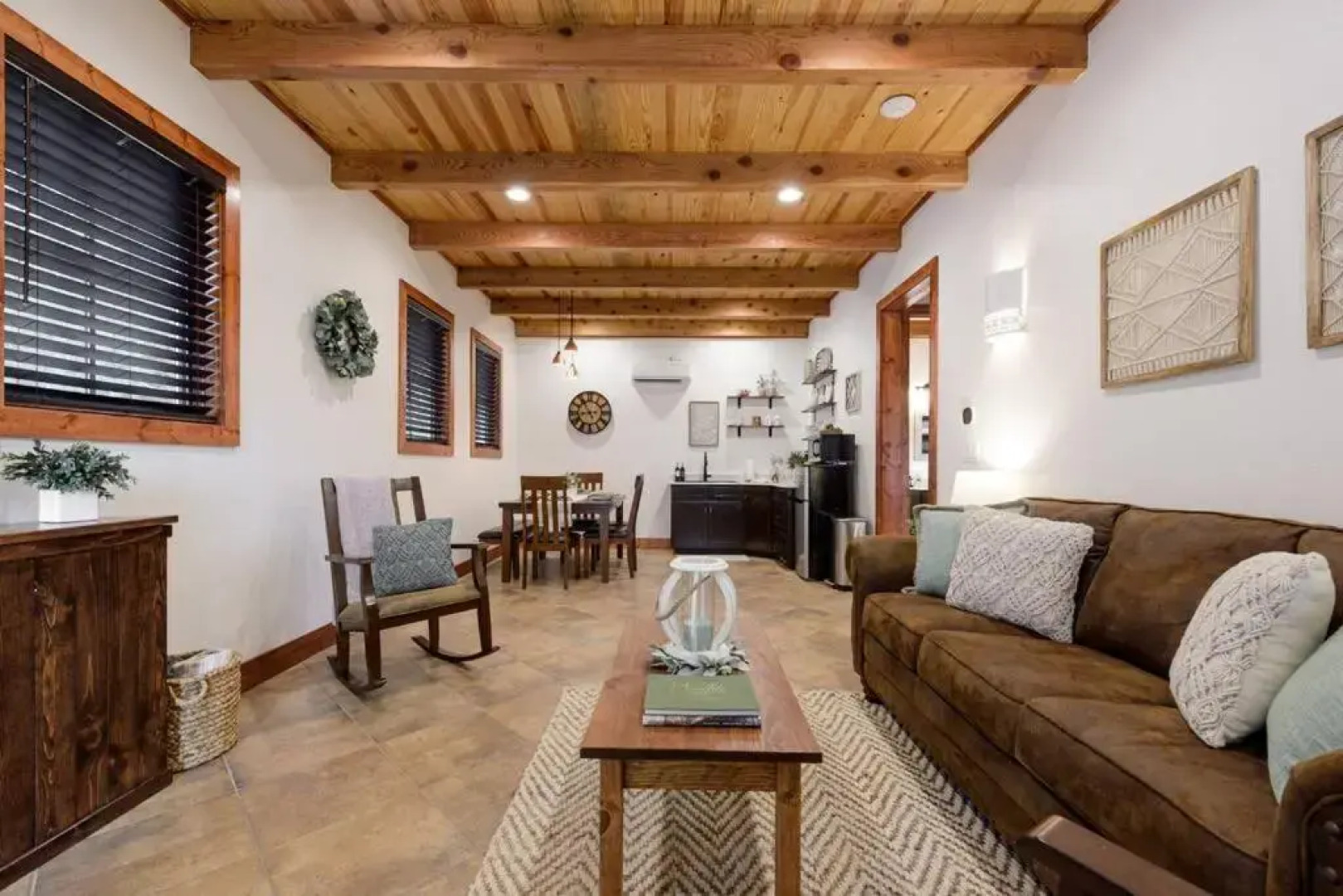 Little Dutch Cabin #2 -12 Min to Magnolia-Baylor