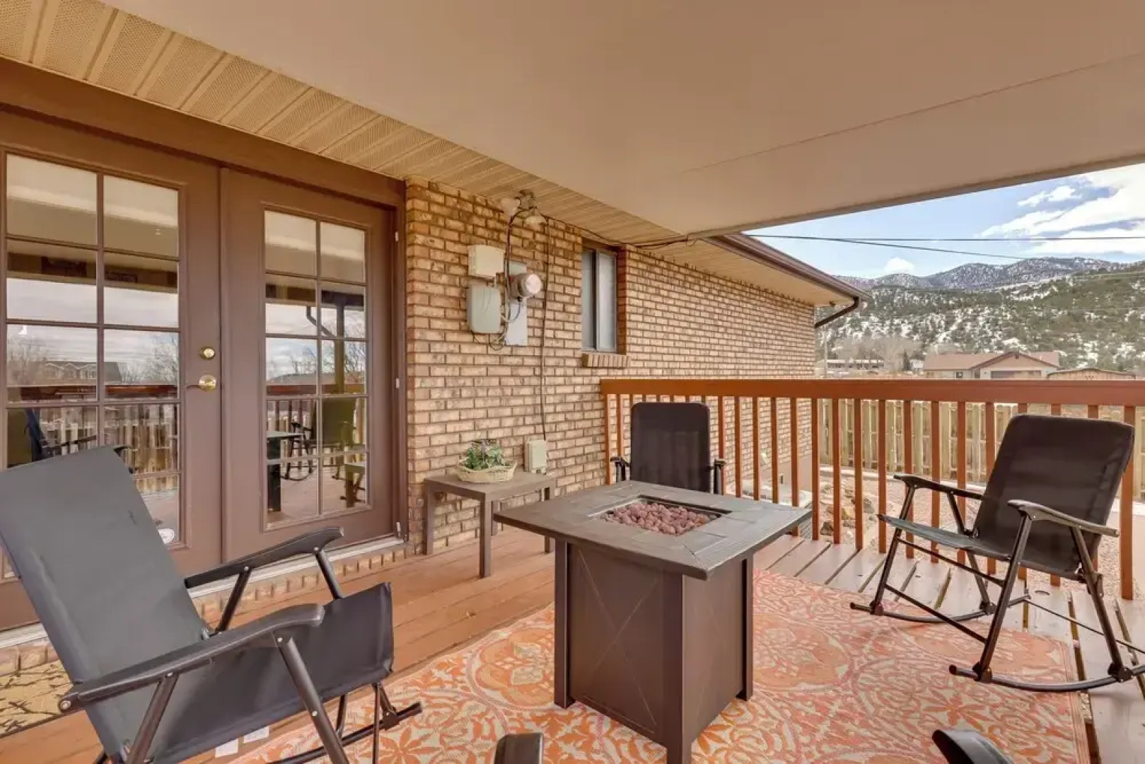 Parowan Escape With 2 Game Rooms, Deck & Yard!