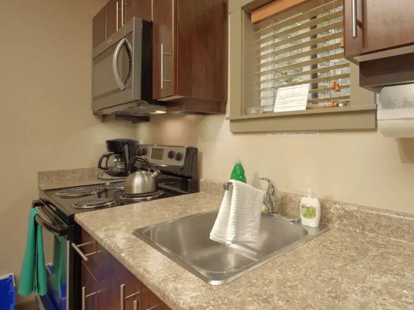 Handsome Dan's Port Renfrew