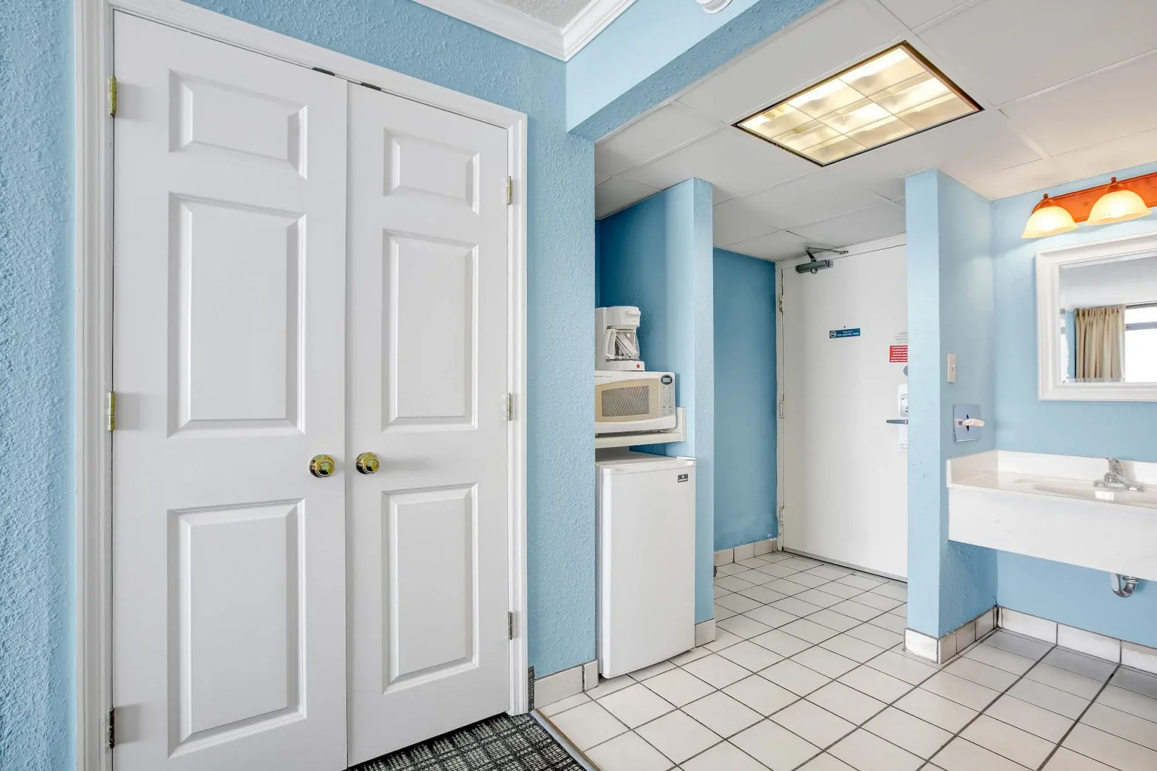 Sand Dunes Resort and Suites