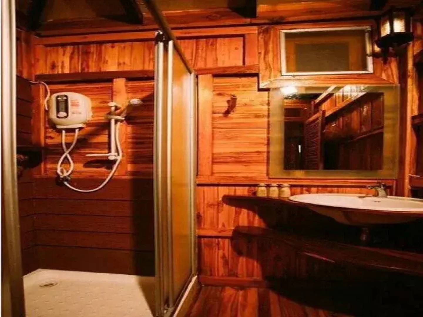 Pufa EngNam Lake Resort