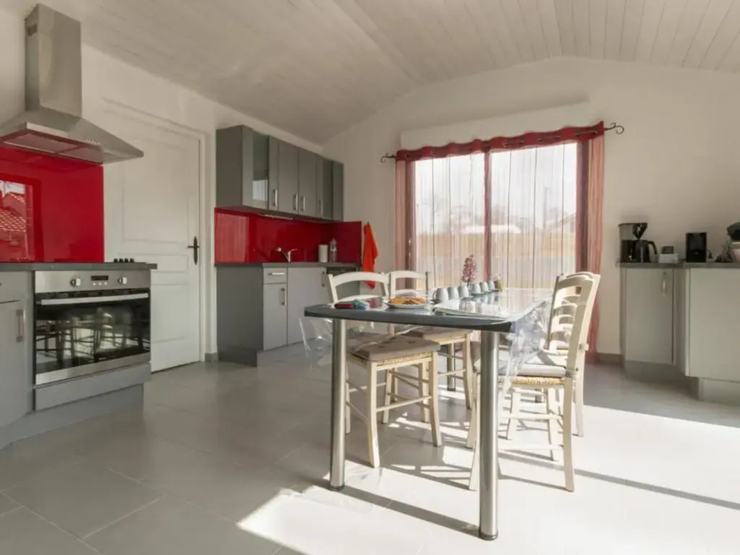 Gîte Saint-Viaud, 4 pièces, 6 personnes - FR-1-306-1047