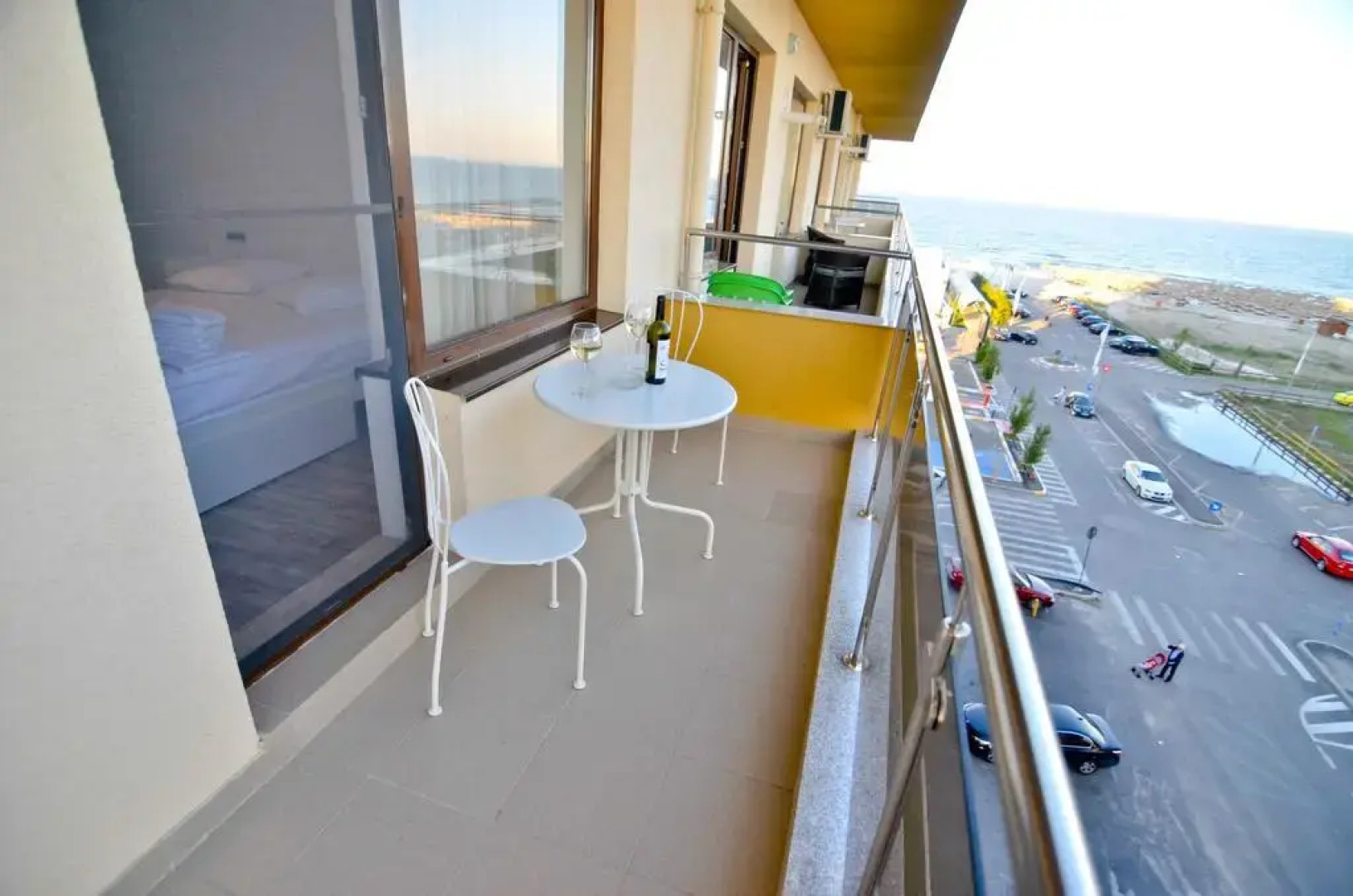 Happy Blue Apartment Summerland