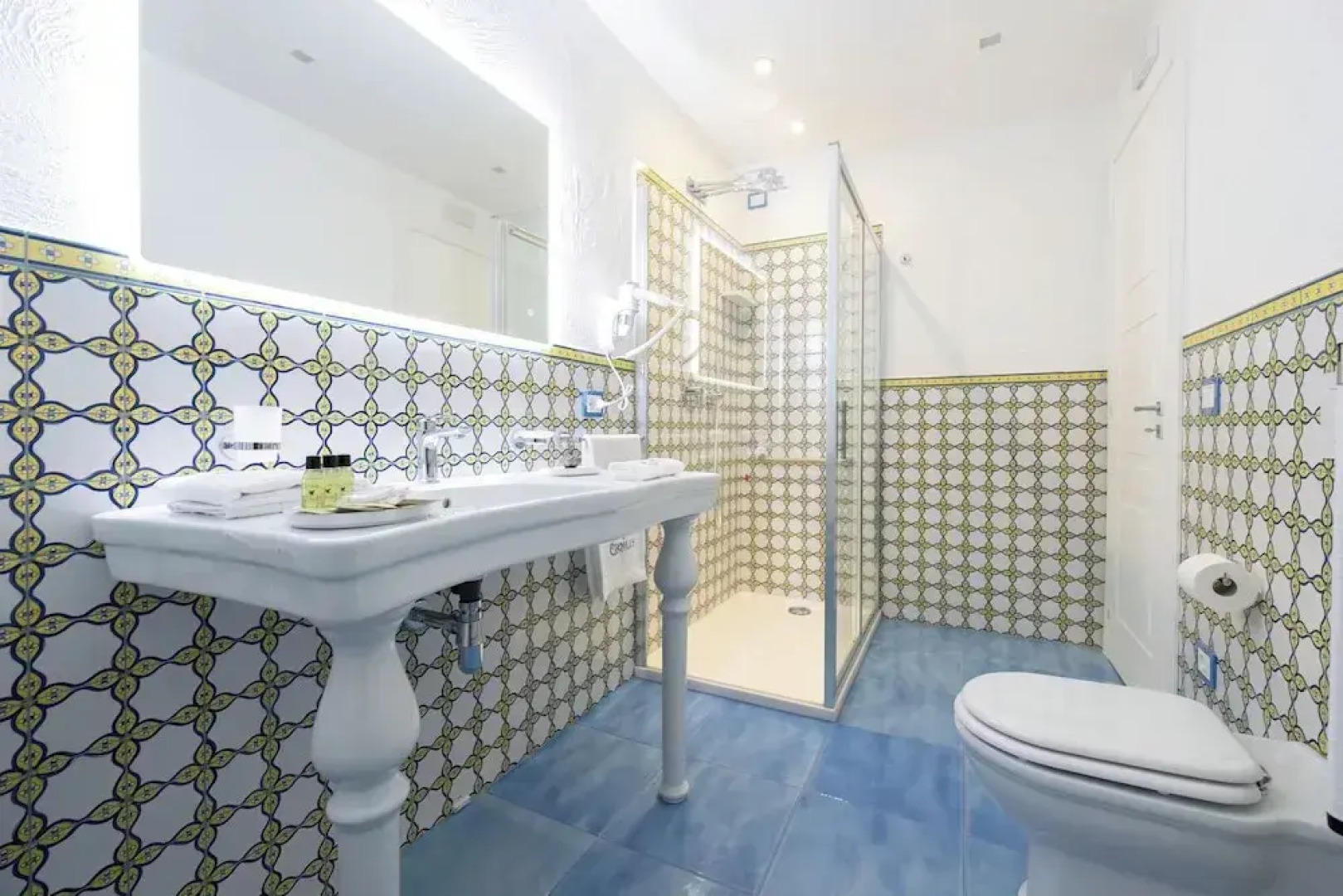 Étoiles Luxury Guest House Resort