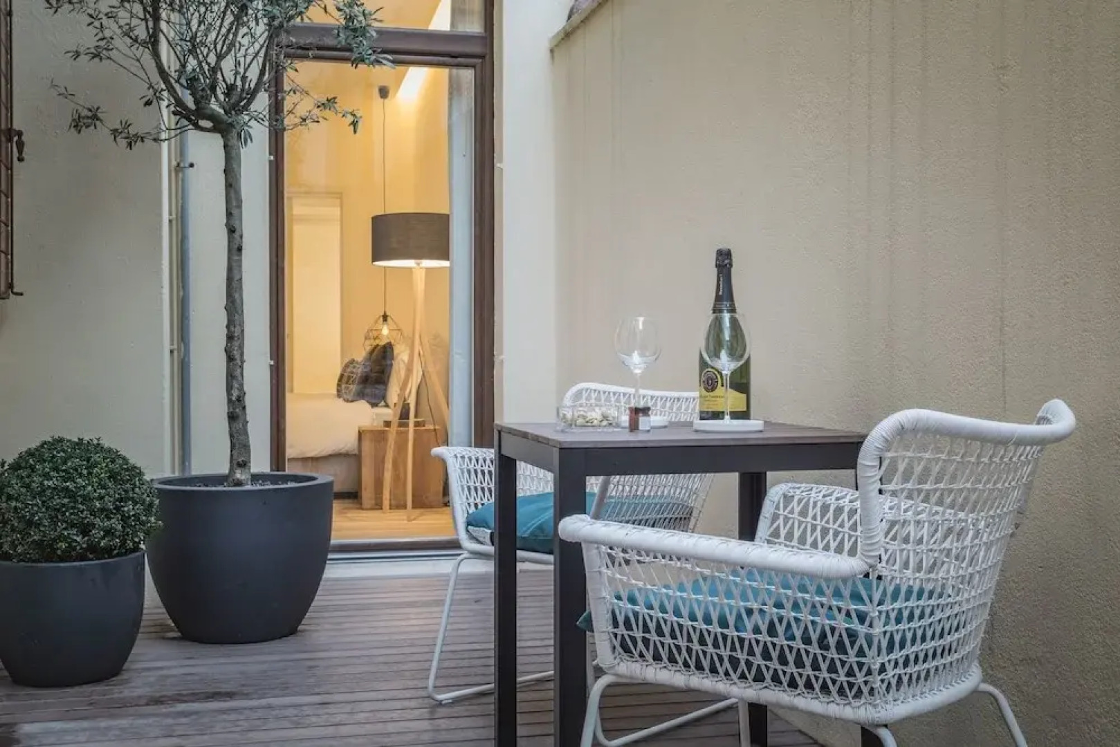 Erïk Langer Cesare Battisti Suites