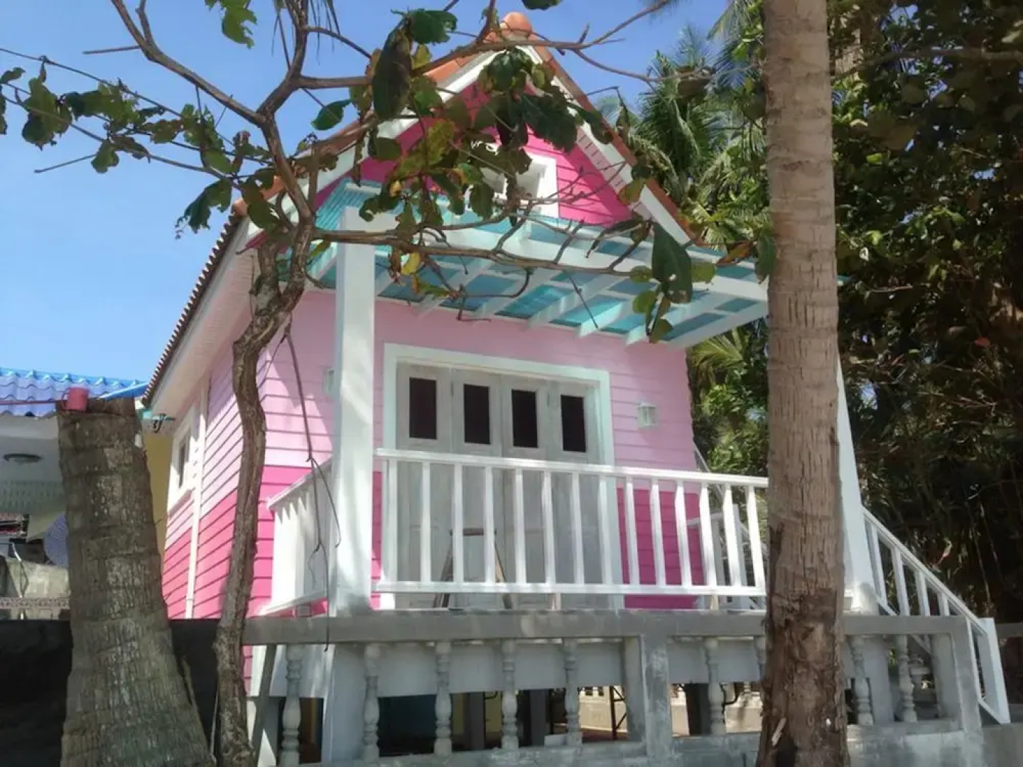 Teeny Beach Bungalow