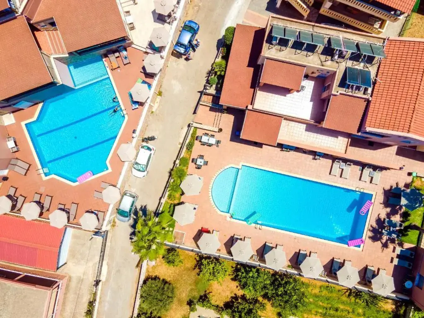Theos Holidays Apartments