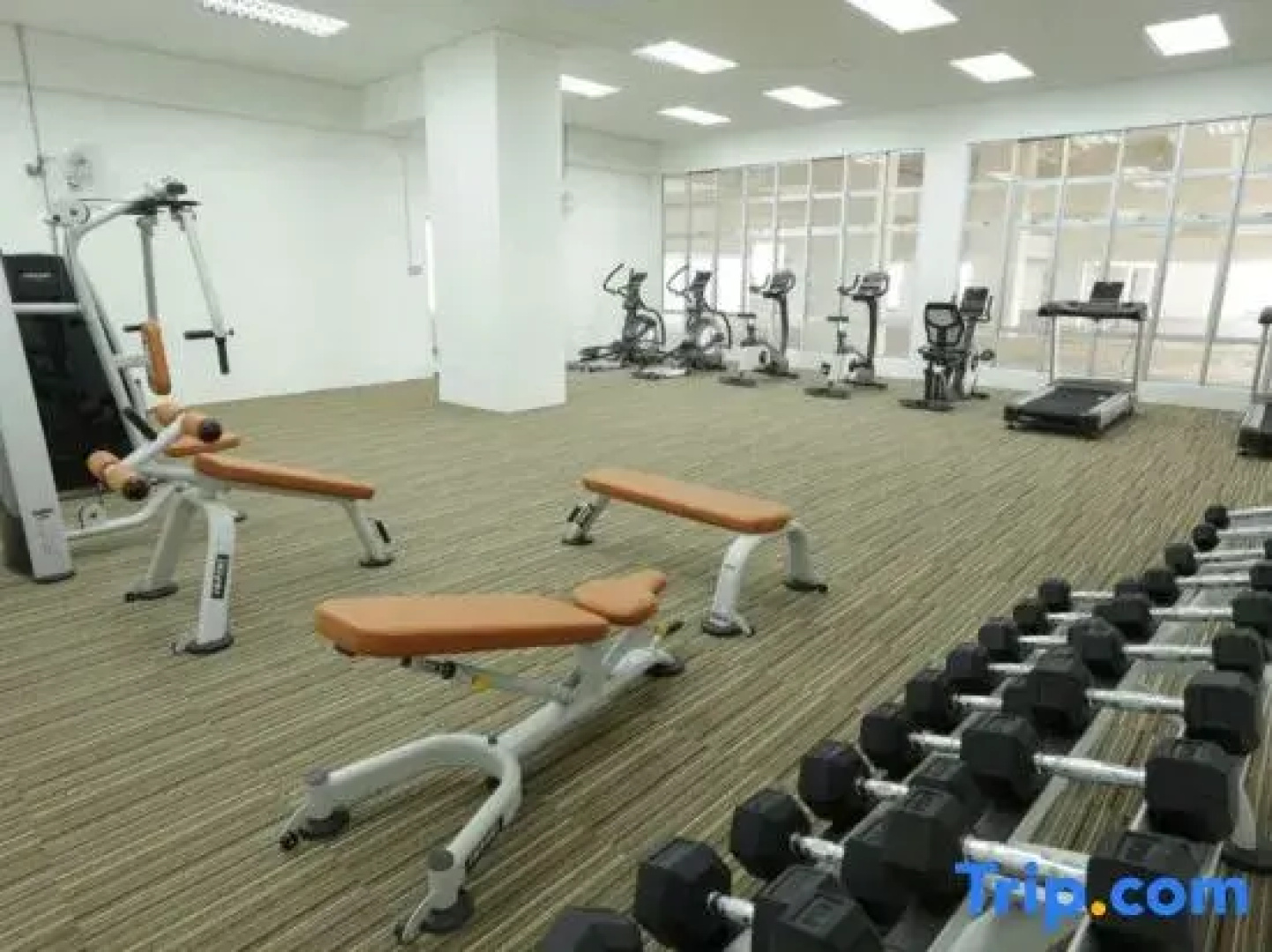 Subang USJ21 Main Place Mall 2R1B 5-6 Pax