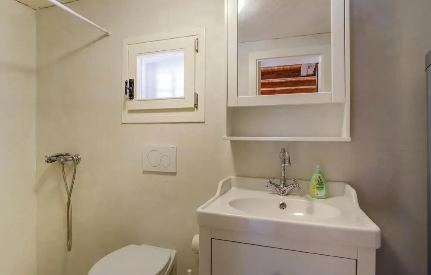 Stunning Home in Cunski With 1 Bedrooms