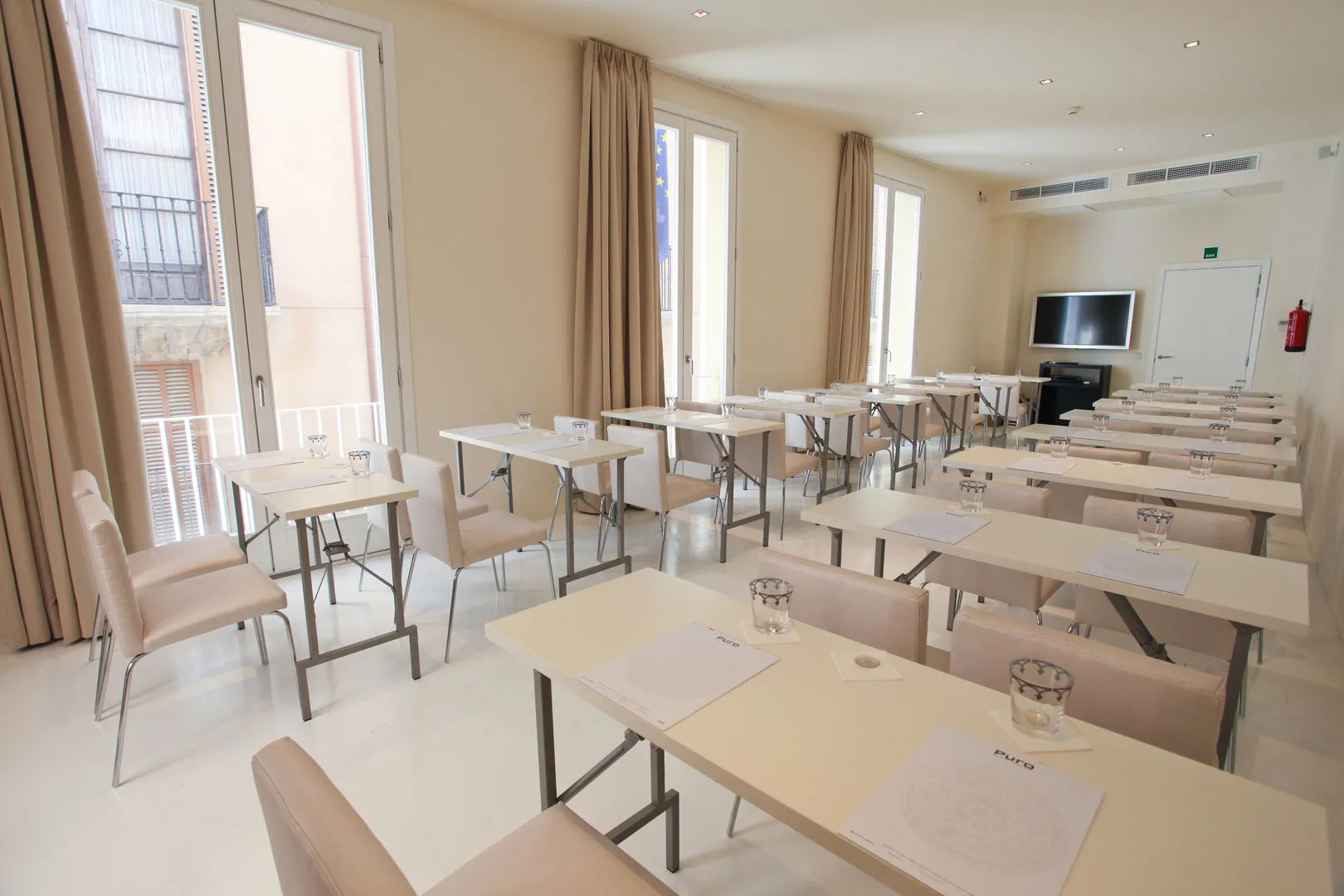 Puro Oasis Urban Hotel