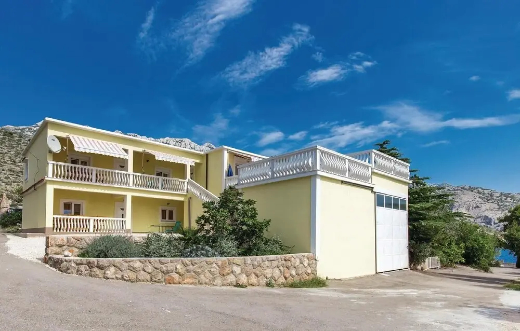 Stunning Apartment in Lukovo Sugarje With 2 Bedrooms