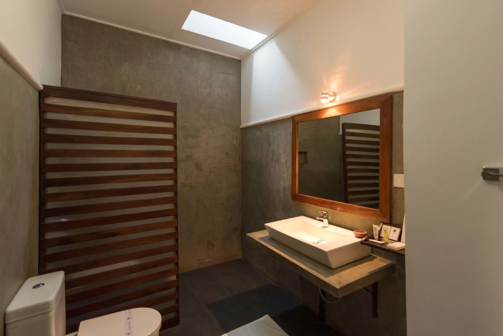 Camellia Resort and Spa