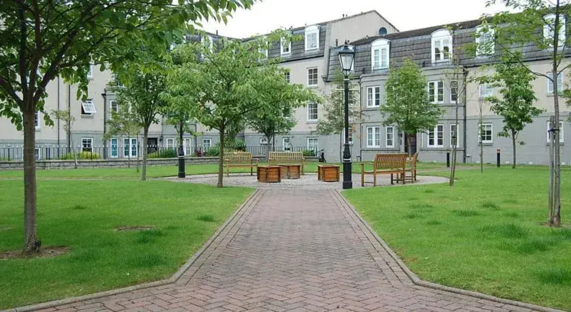 Langley Apartments - Fonthill Avenue