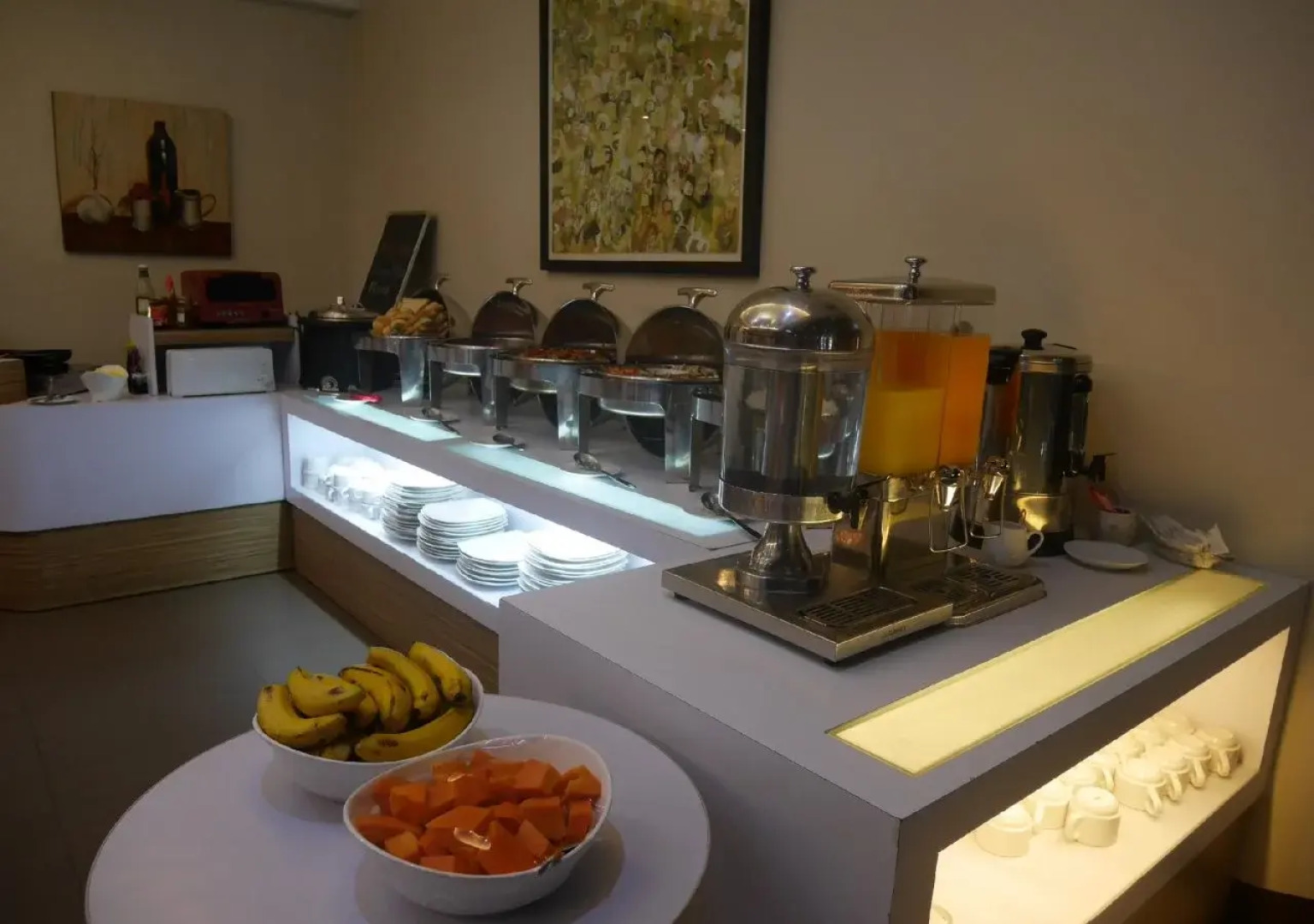 Circle Inn - Hotel & Suites