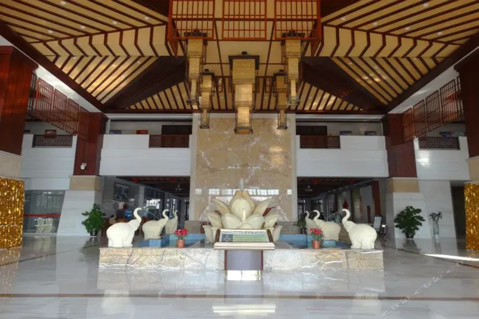 Lankang Seaview Grand Hotel