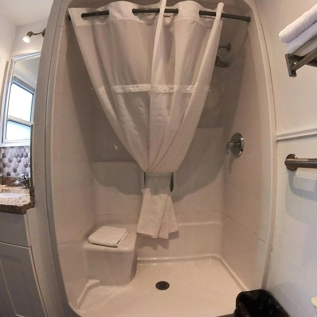 Moonlight Inn and Suites