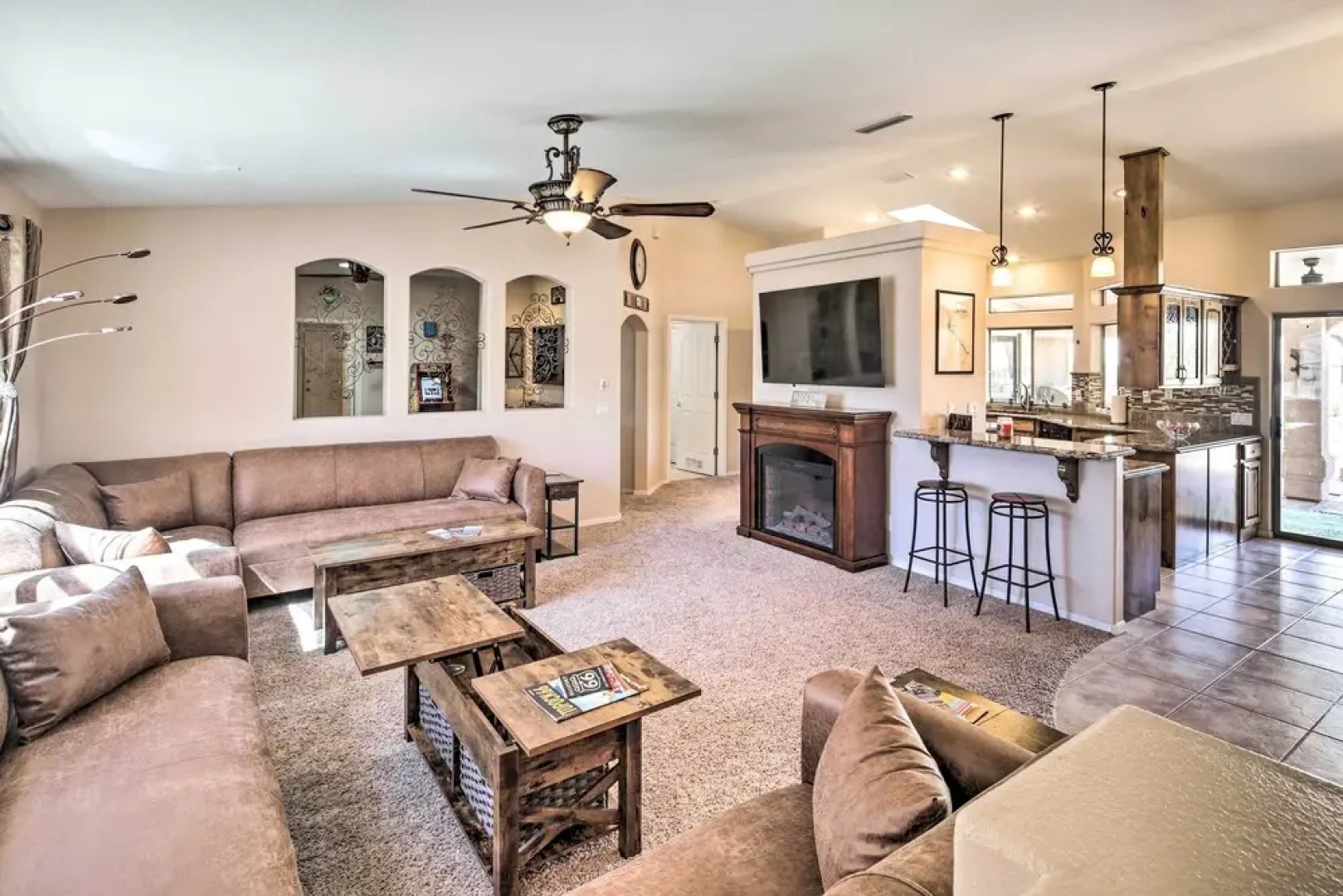 Heated Pool & Game Room: Lake Havasu Retreat