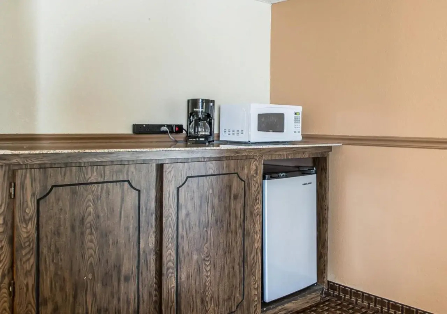 Tesla MedBed Center, East Dubuque