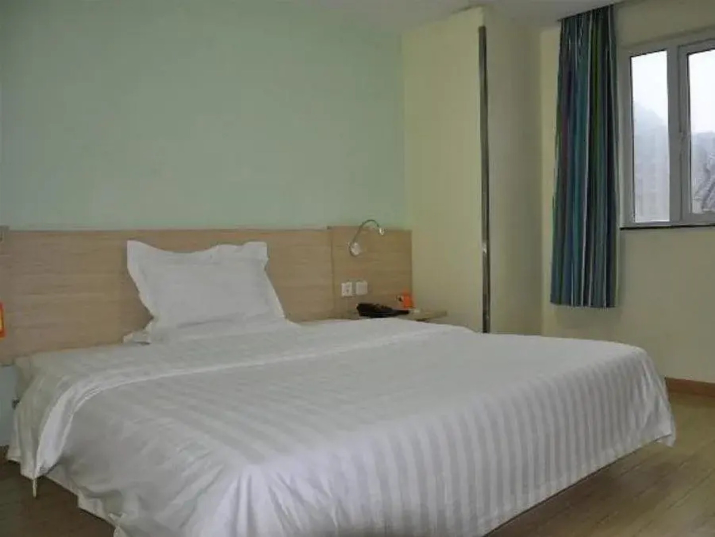 7Days Inn Zhuhai Gongbei Wal Mart Branch