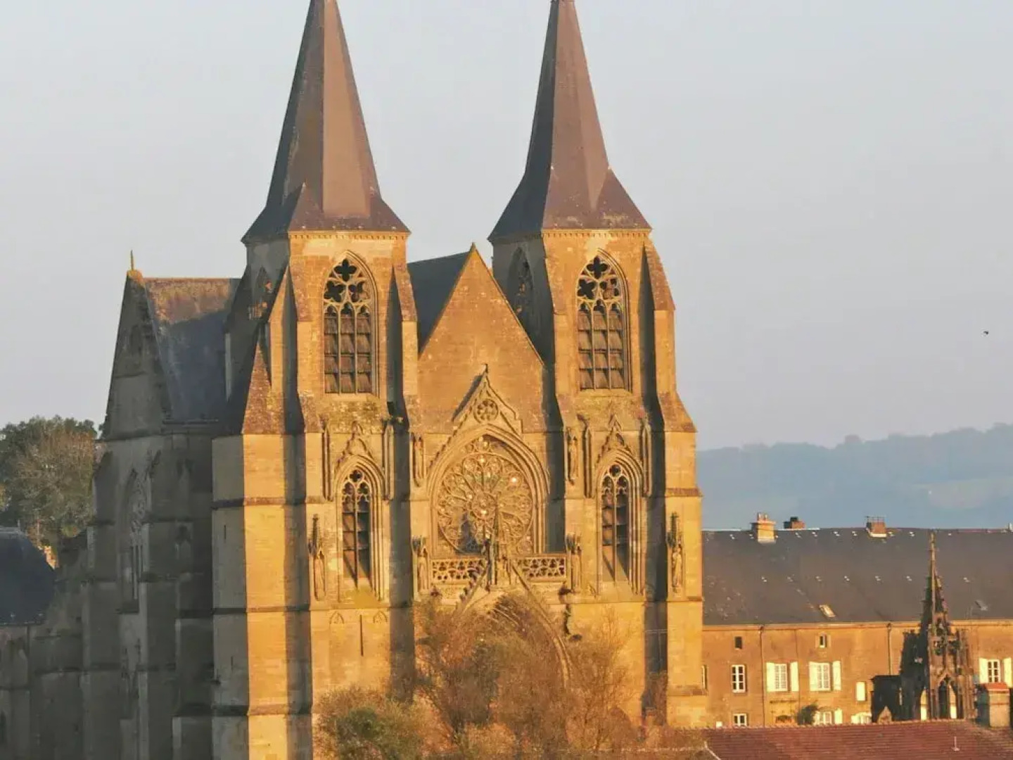 Family Villa Near Forest