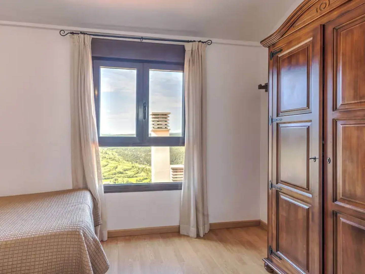 Modern Apartment in Gudar With Terrace